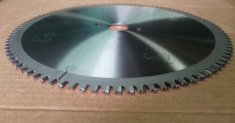 >Iimpawu zeSaw Blade eziSetyhula kunye noLwazi