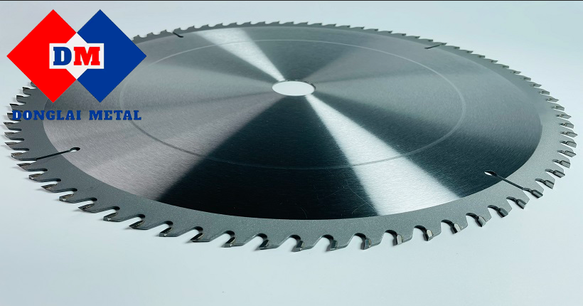 >Features of Flying Saw Blade Grinding Machine