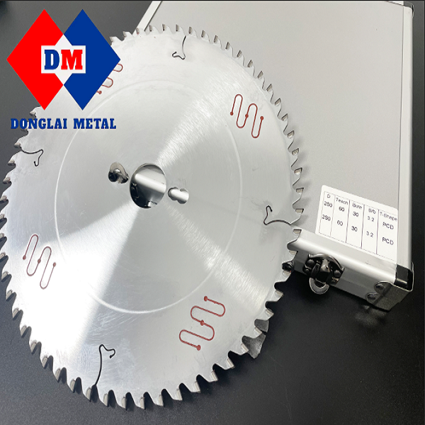 >Diamond Insert Saw Blade Digunakan Untuk Memotong Batu