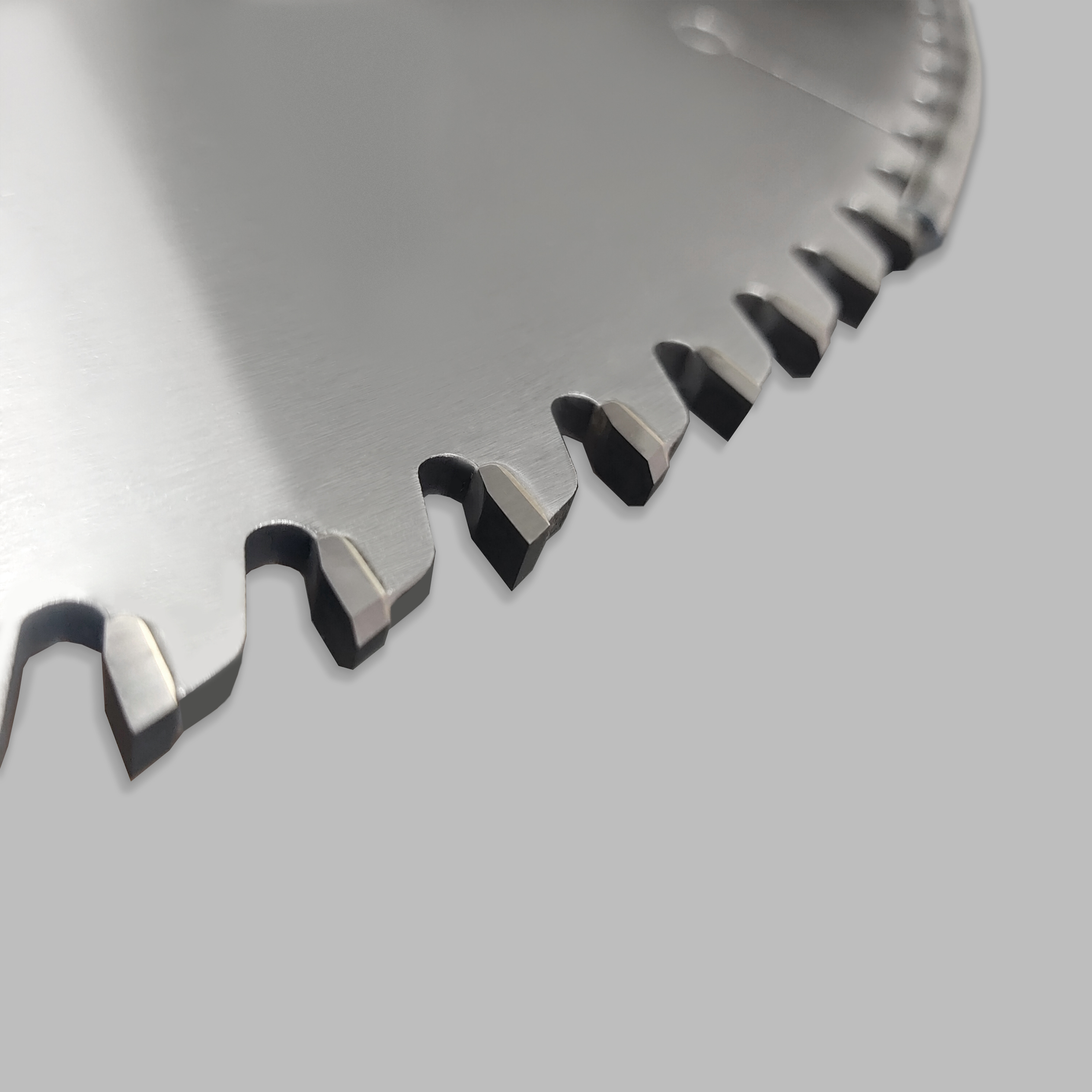 >Ụdị na Nhọrọ nke Aluminom Cutting saw Blades